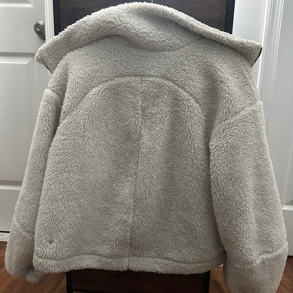 Lululemon Sherpa jacket - Picture 5 of 5